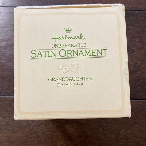 Vintage Hallmark keepsake unbreakable satin ornament Granddaughter 1979 - Picture 2 of 5